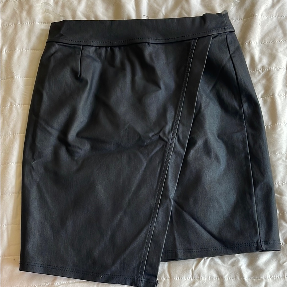 Elegant Black Women's Skirt